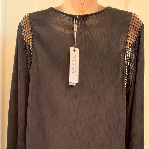 Black blouse with crochet bodice - Picture 2 of 3